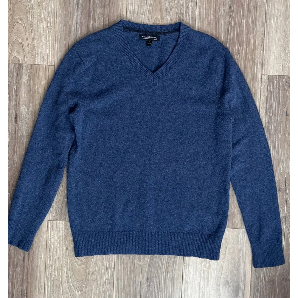 Banana Republic Mens V-Neck Sweater Blue 100% Extra Fine Merino Wool Size M
